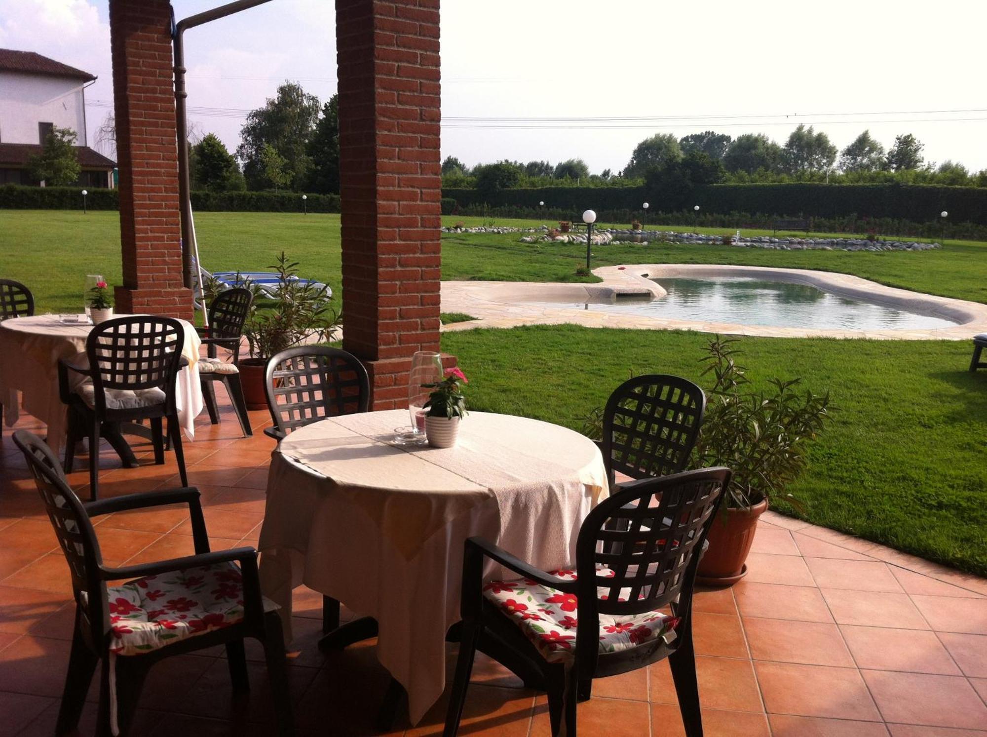 Albergo Cosmera Savigliano Zewnętrze zdjęcie
